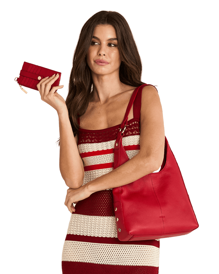 210-East-Chili-Red-G-Model-View