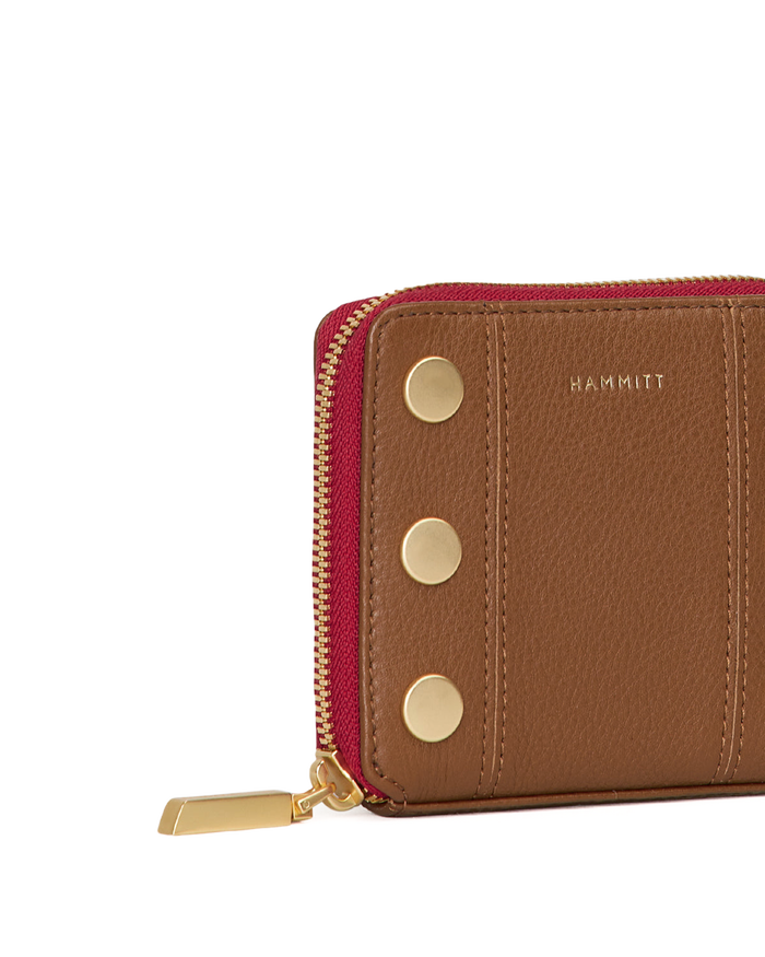 5-North-Mahogany-Pebble_BG-Red-Zip-Front-Detail-View