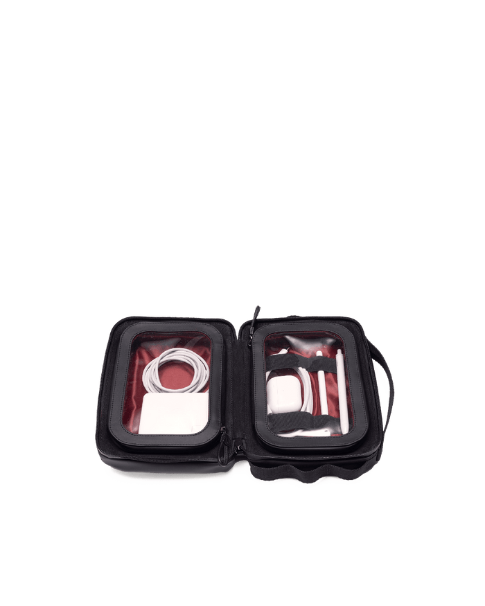 Del-Mar-Dopp-Kit-Black-Nylon-Model-View-4