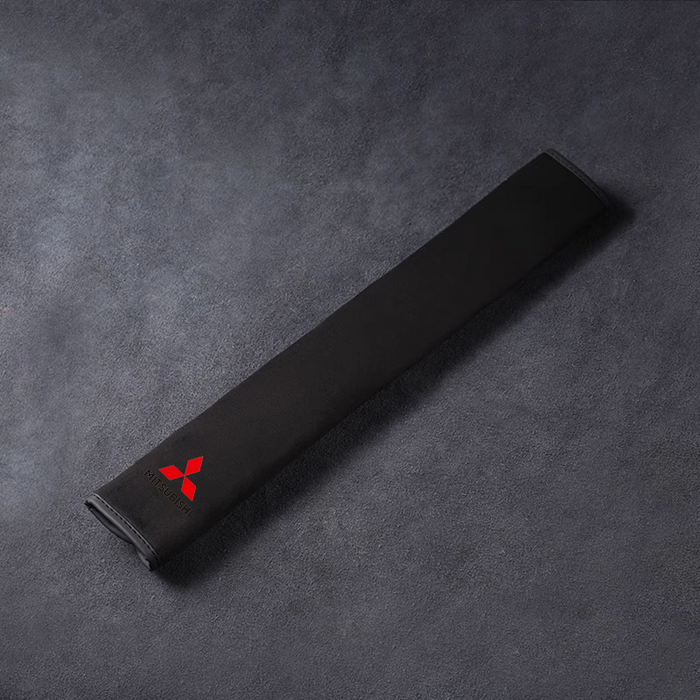 Mitsubishi / Negro