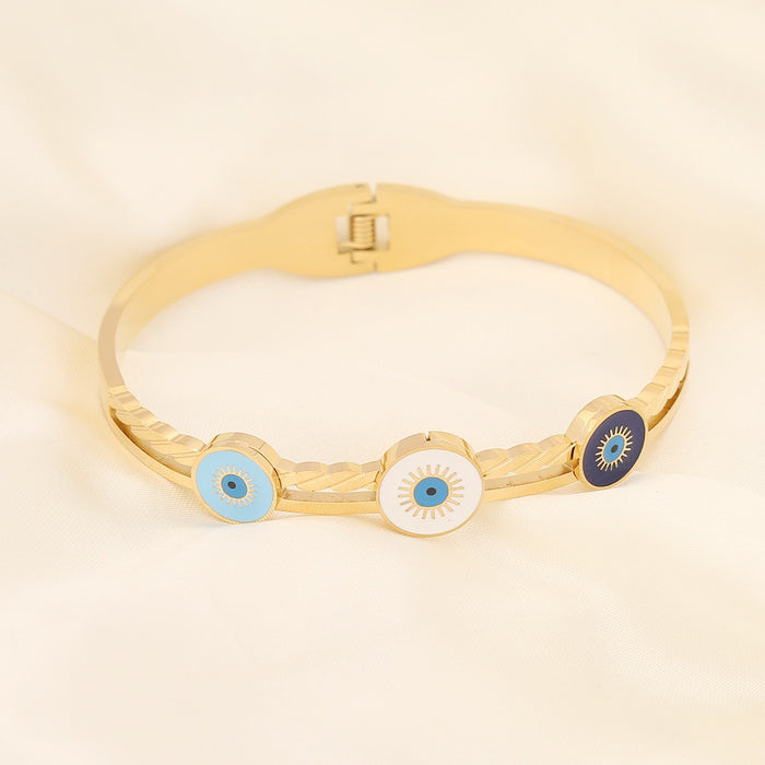 Love Heart Eye Bangle: Fashionable Stainless Steel Bracelet for Women