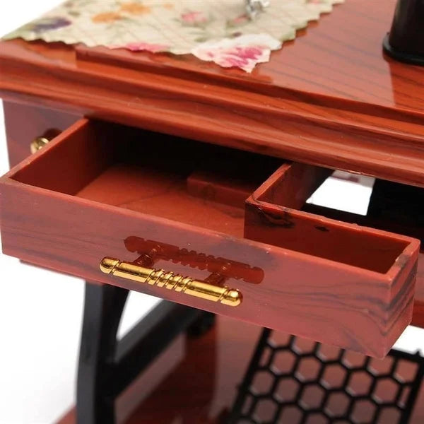 Mini medinė siuvimo mašinos muzikos dėžutė-LT