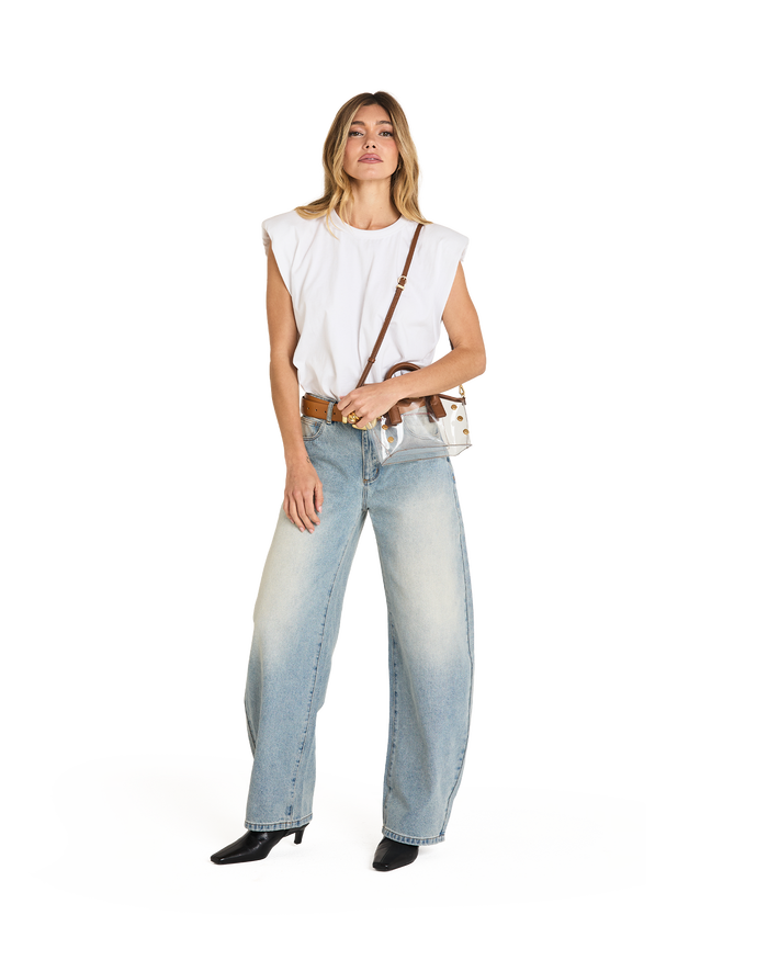 Model height is 5'9''