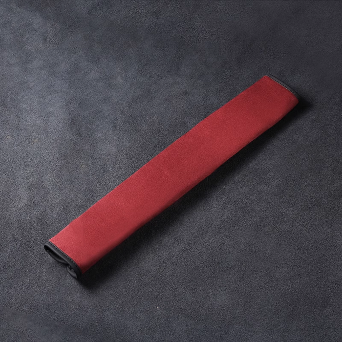 None / Rdeča