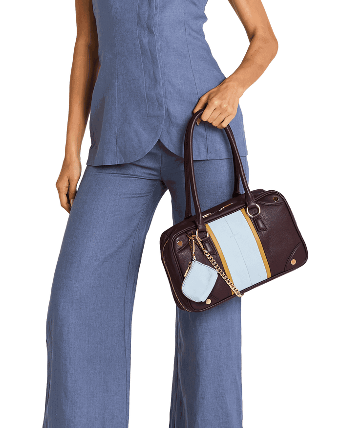 Syd-Pouch-Hazy-Blue-G-Model-View-2