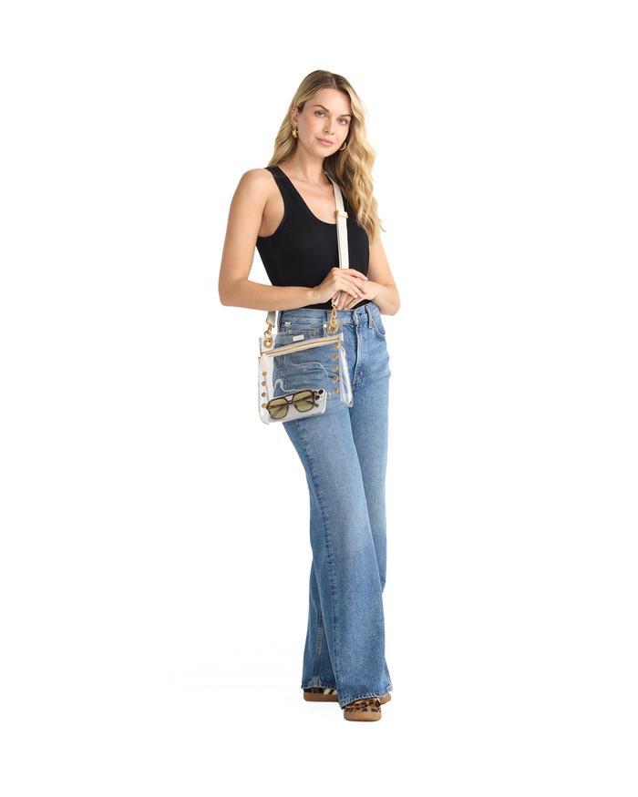 Model height is 5'9''