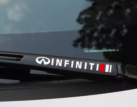 En blanco y negro / INFINITI