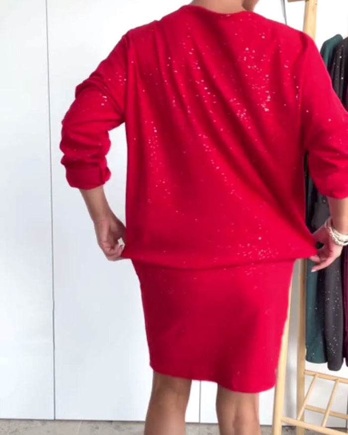Un vestido con escote redondo y delicado brocado.-ES