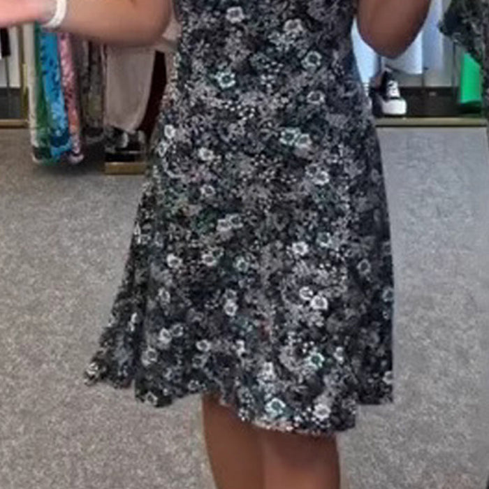 Vestido casual de mujer con estampado floral alrededor del cuello.-ES