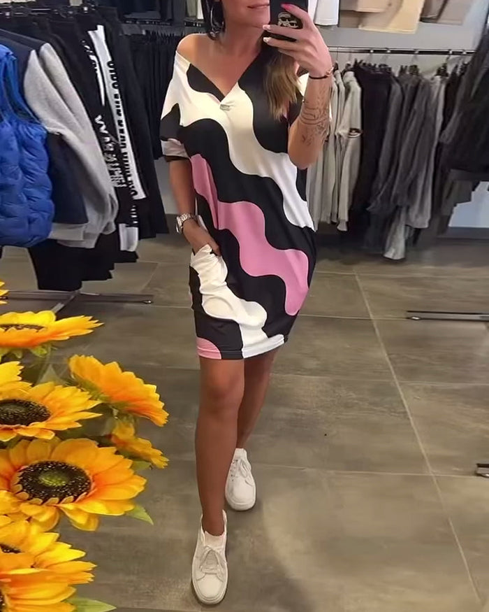 Vestido con escote en V y estampado de ondas-ES