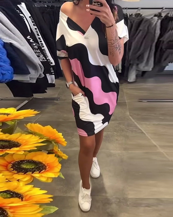 Vestido con escote en V y estampado de ondas-ES
