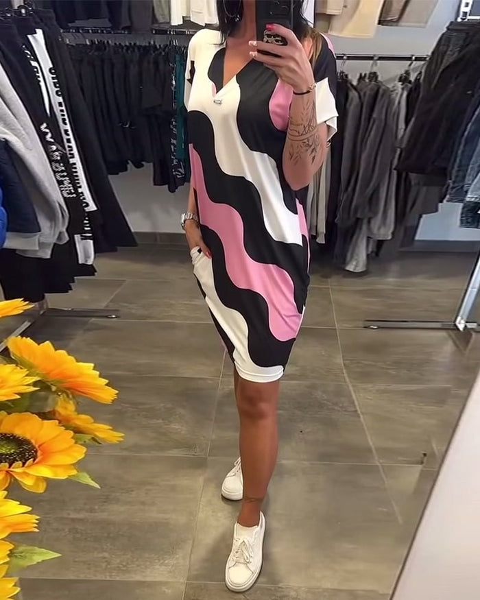 Vestido con escote en V y estampado de ondas-ES