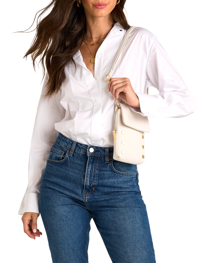 VIP-Mobile-Calla-Lily-White-BG-Model-View-2